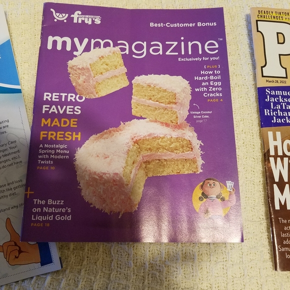 3 Magazines Bundle 1  People Magazine March 28, 2022 issue1  My Frys Magazi - Picture 4 of 11
